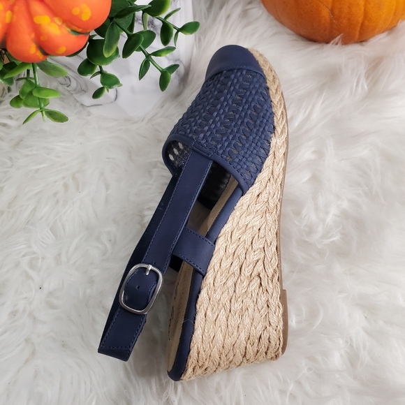 NEW Easy Street Women’s Taffy Slingback Espadrille Wedge Sandals Navy Size 10M - Picture 5 of 6